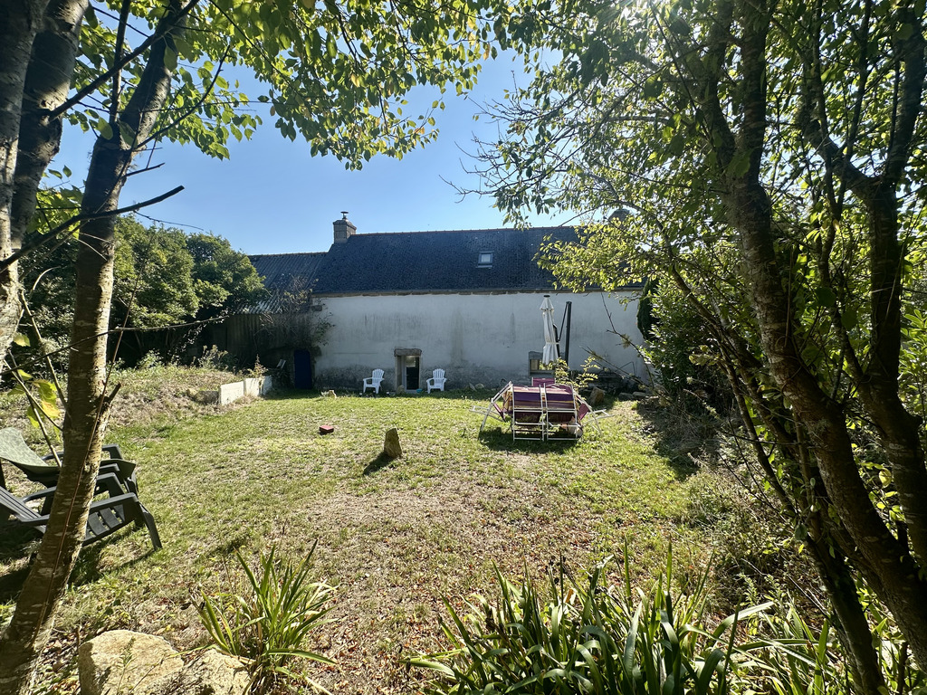 Plogoff – Deux maisons, Quatre Dépendances & un Fort Potentiel Locatif à Proximité de l’Océan